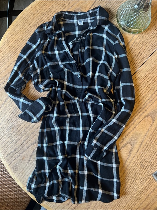 Old Navy Dresses & Skirts - Old Navy Black and White Plaid Button-Front Tunic Dress